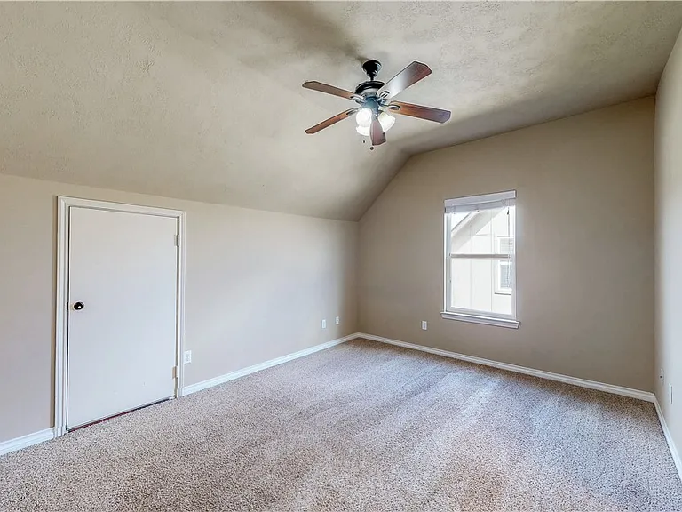 3414 Cullen Trl — Photo 22