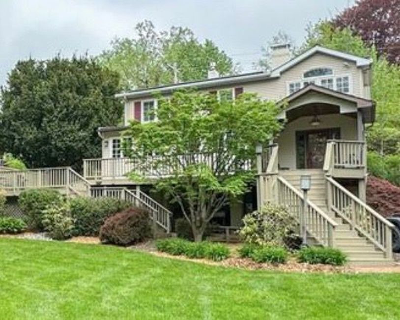 327 E Ashland St - Property Image