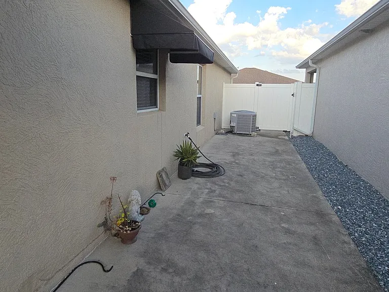 2280 Biscayne Ave — Photo 19