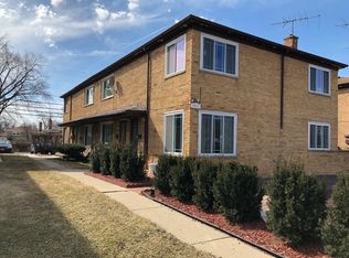 3865 Howard St #A, Skokie, IL 60076