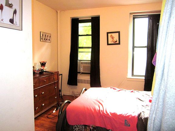 3rd image of 225 W 16th St APT 1A