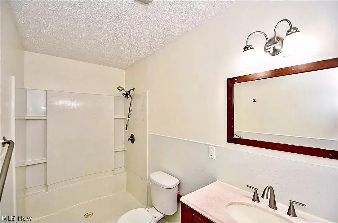3340 Carper Ave — Photo 4