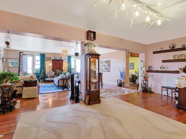 4499 Henry Hudson Parkway West image 5 of 22