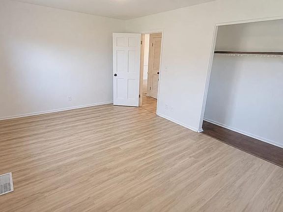 4th image of 103 N Russell St APT 2