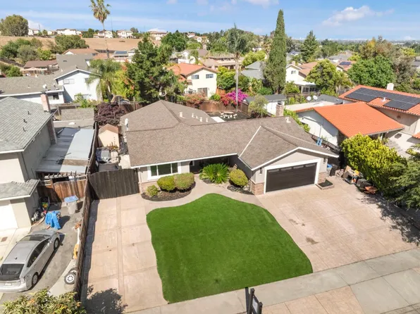 4115 Loganberry Dr, San Jose, CA 95121