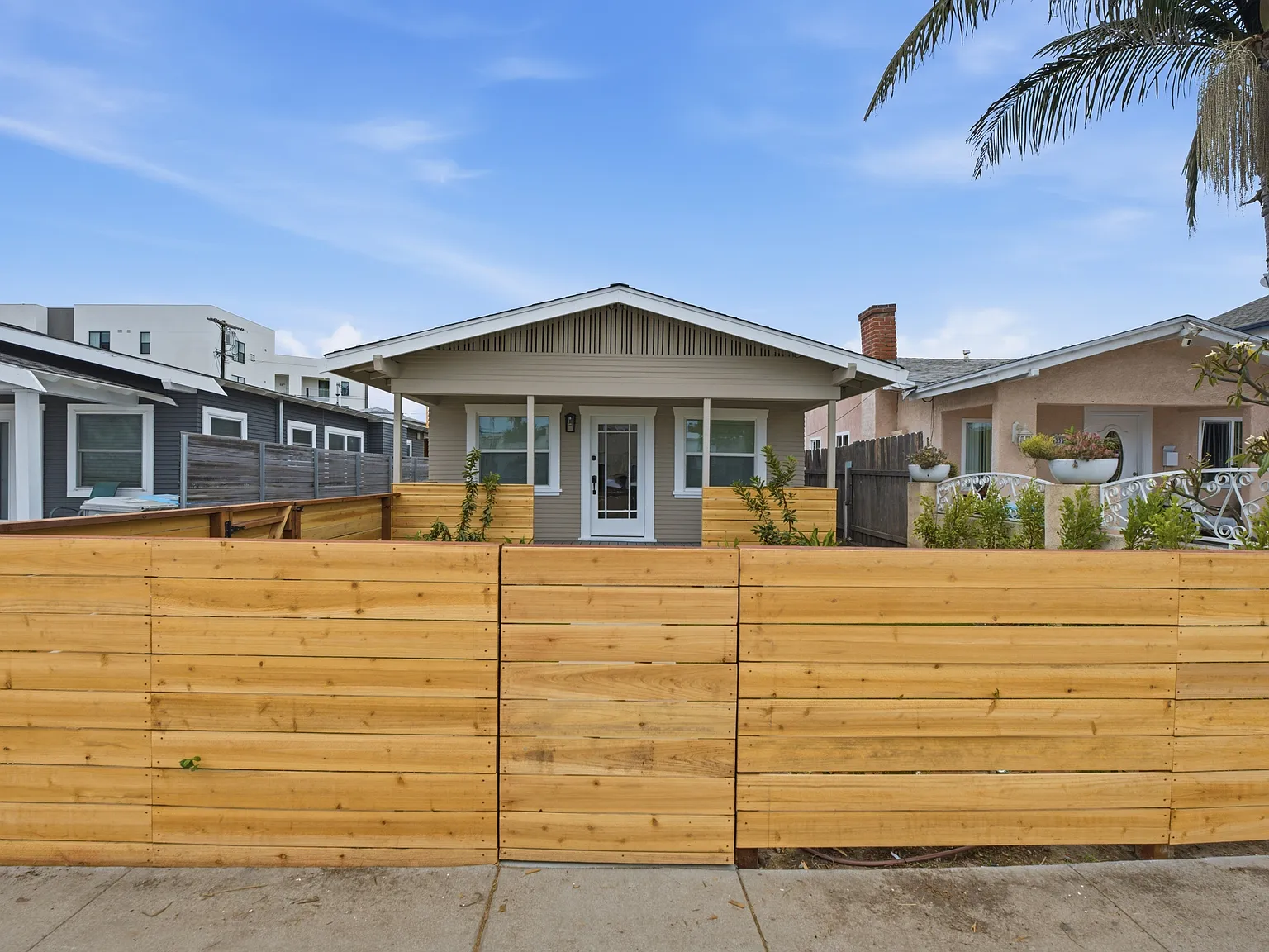 2 bed, 900 sqft, $4,100 — Photo 3