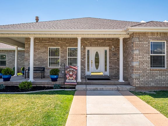 4th image of 242 S Marble Canyon Dr