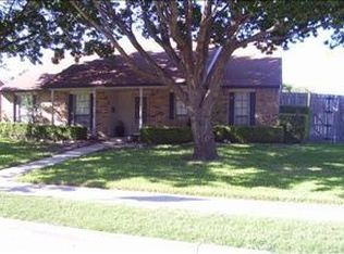 642 Beechwood Dr, Grand Prairie, TX 75052