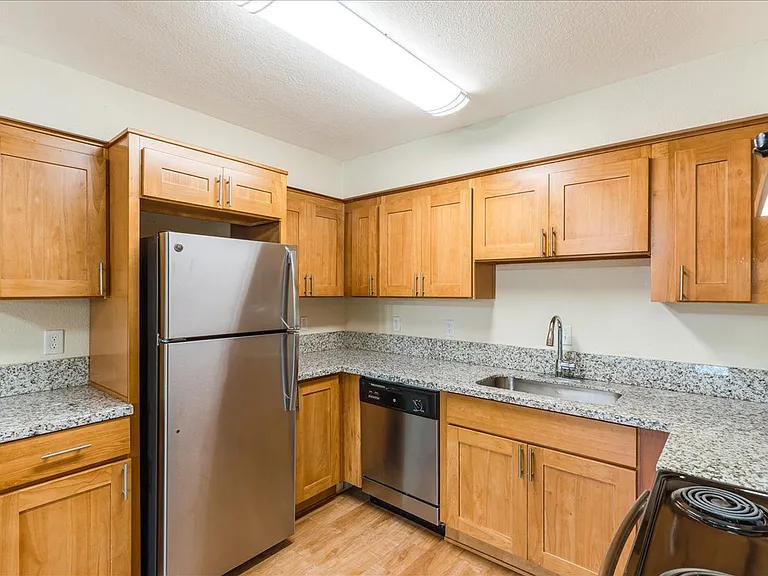 Cascade Woods Apartments — Photo 40