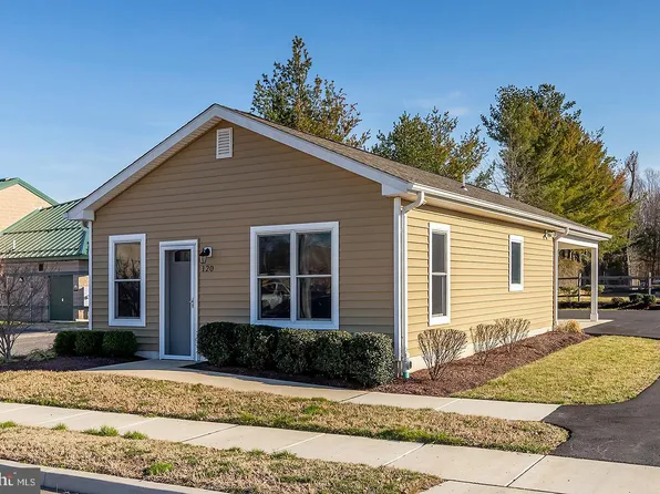 120 Grove St, Glassboro, NJ 08028