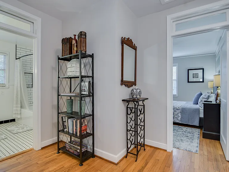 2631 Oakland Ave — Photo 24