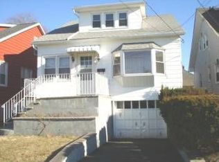 726 6th St, Secaucus, NJ 07094