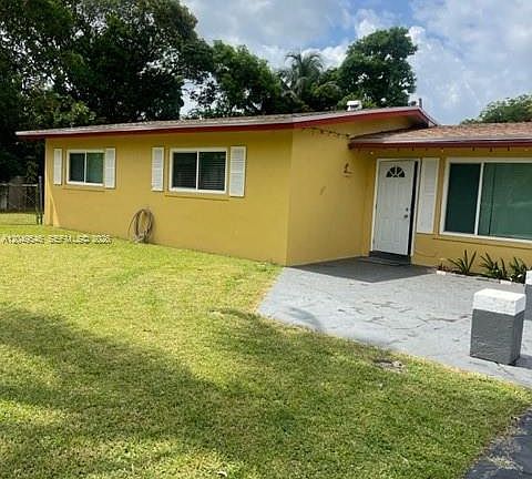 2nd image of 1400 NW 15th Ct