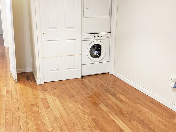 5th image of 31-30 12th St #1