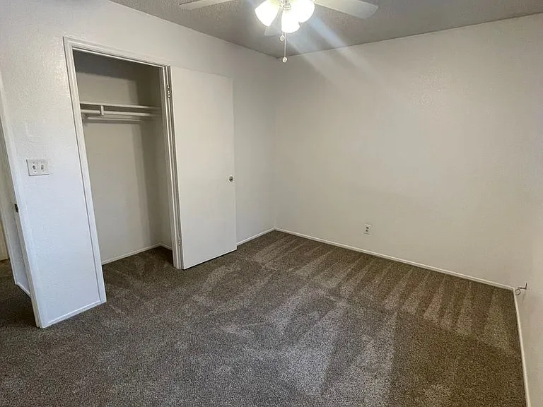 0674 - 372/374 Rio Lindo Ave — Photo 7