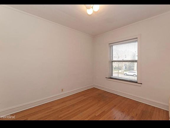 4th image of 4502 N Hermitage Ave APT 3
