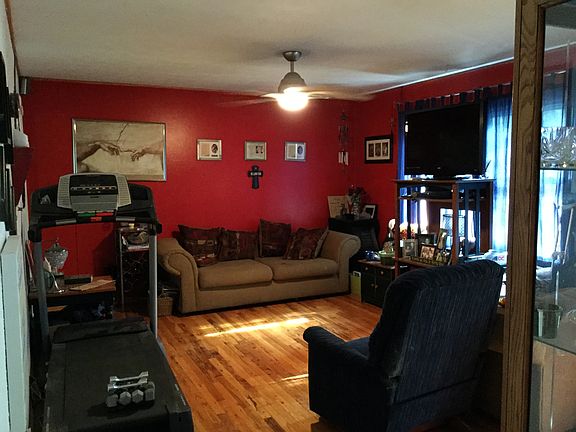 5th image of 7318 S 70th St