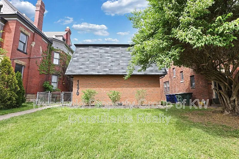 Building Photo - 1170 Bryden Rd #D