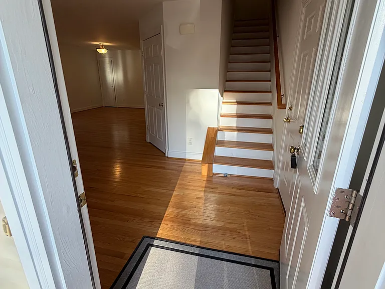 220 Gross Ave — Photo 66