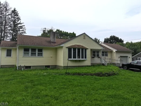 16 Lloyd Ave, Branchville Boro, NJ 07826