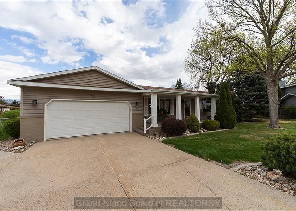 1512 Spruce Rd, Grand Island, NE 68801 | Zillow