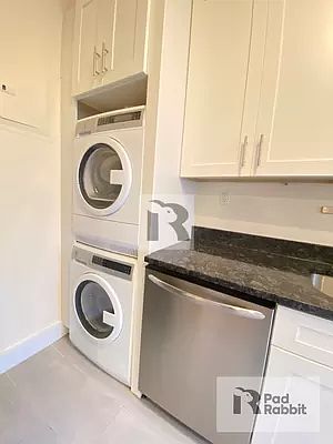 5th image of 1048 Lafayette Ave #3L