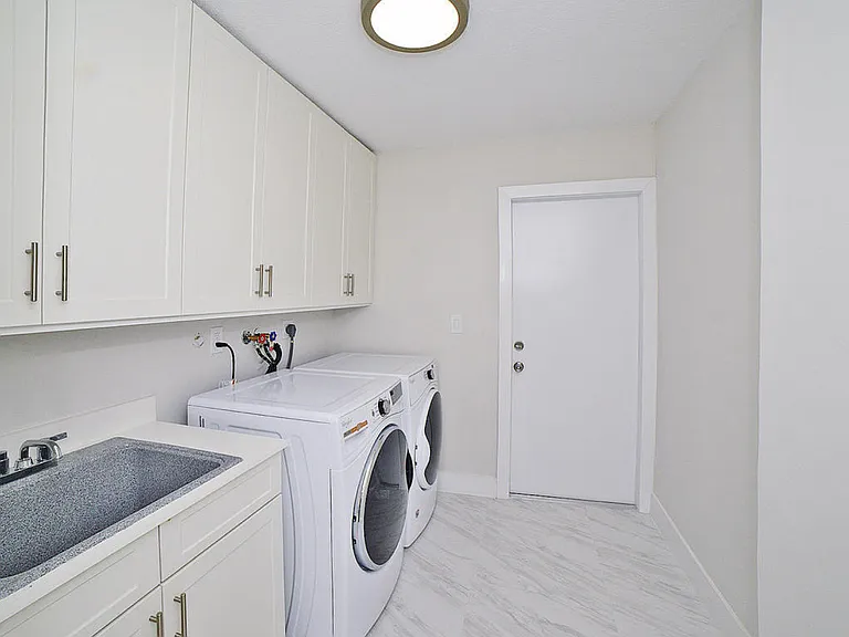 6943 Giralda Cir — Photo 24
