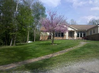 7100 Peninsula Point Dr, Whitmore Lake, MI 48189
