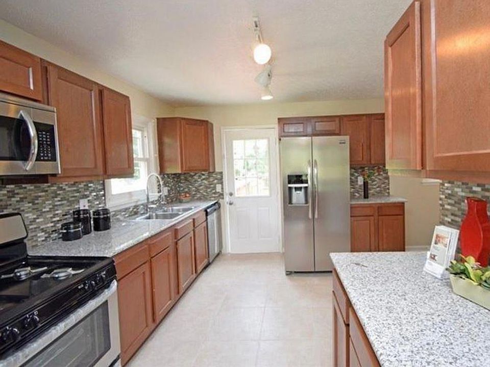 1st image of 6616 Rainbow Ln