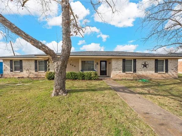 900 N Bunker Dr, Robinson, TX 76706