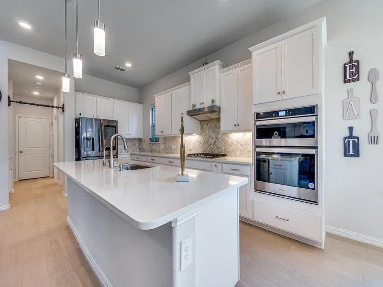 2094 Creekbluff Cir — Photo 8