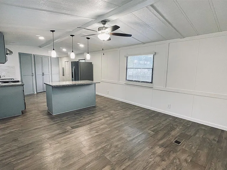 21615 Erika Ct — Photo 2