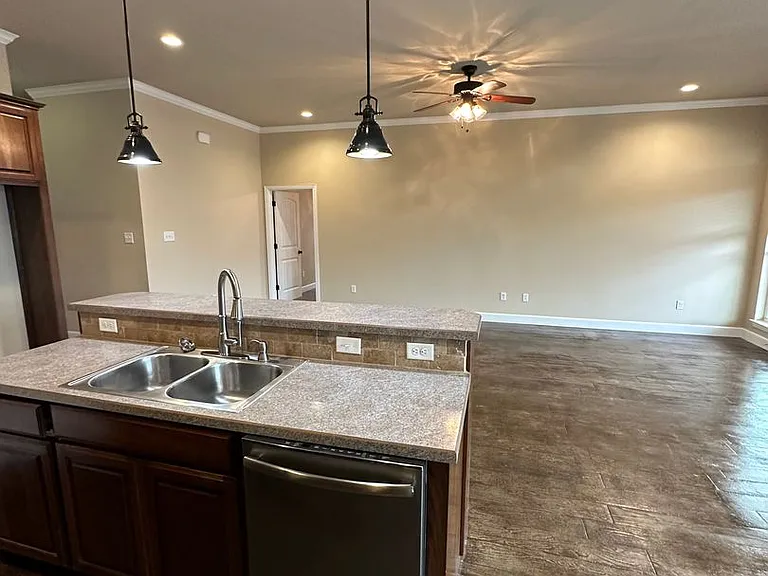 3820 Carrera Ln — Photo 4