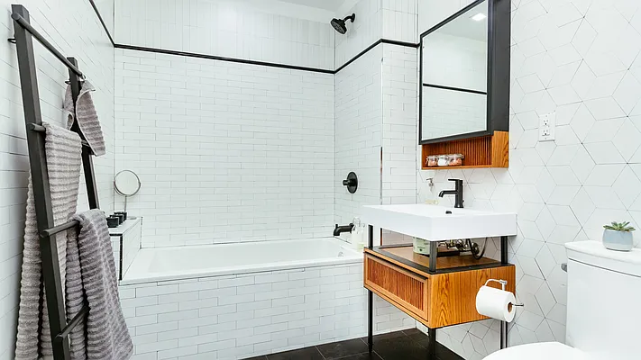 Rented by Nooklyn NYC LLC | media 69