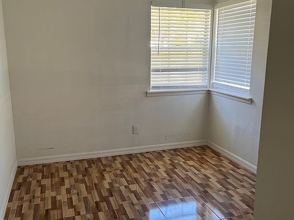 5th image of 3366 Cloverplace Dr