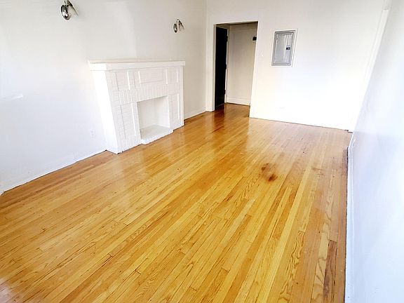 5th image of 4801 N Washtenaw Ave #3