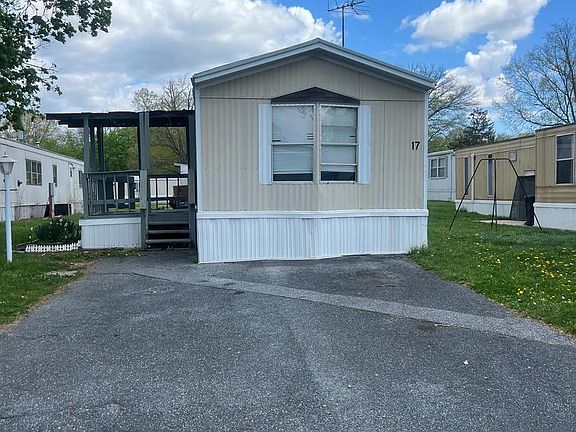 4th image of 17 Caravan Ct