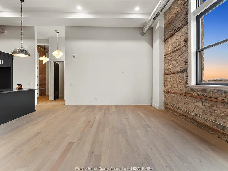 247 Brock St #301 — Photo 15