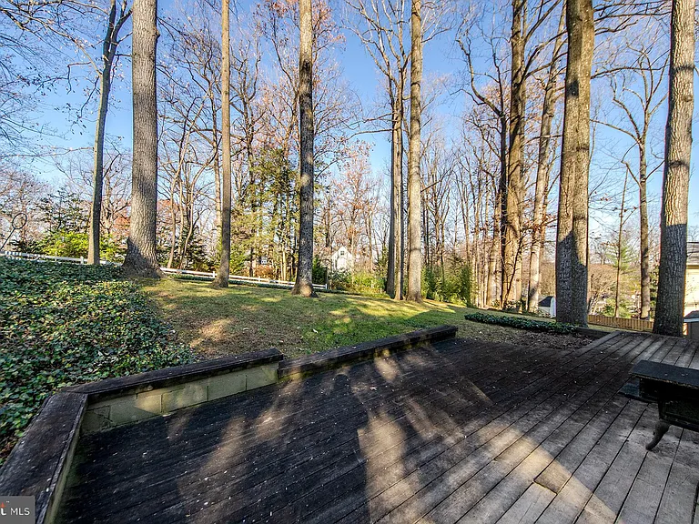1308 Tracy Pl — Photo 10