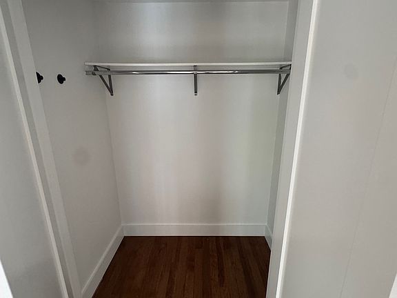 5th image of 360 Bedford Ave #3