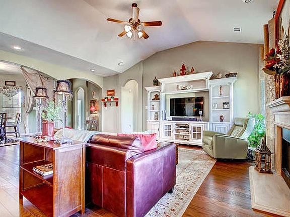 5th image of 21729 Agarito Ln
