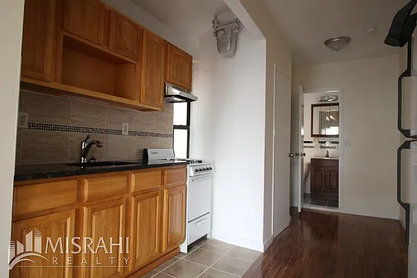 Rented by J Misrahi Realty Corp | media 3