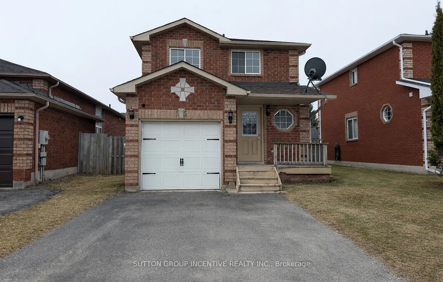 4 bed, $2,700 — Photo 1