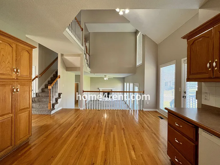 8310 NW 77th Ter — Photo 12