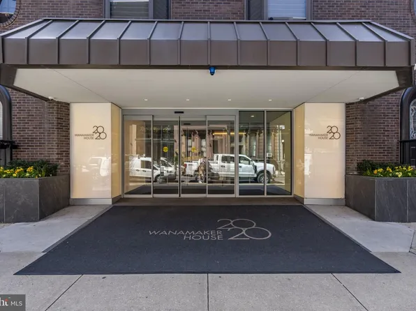 2018 Walnut St APT 7B, Philadelphia, PA 19103