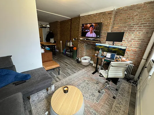 Rented by Delmark Realty LLC | media 24