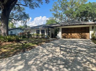 885 Victor Herbert Dr, Largo, FL 33771