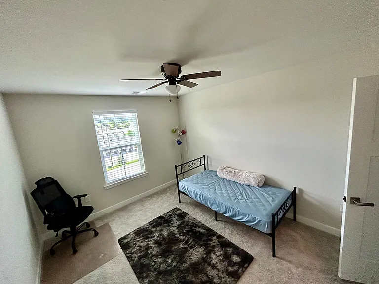 210 Chase Dr — Photo 29