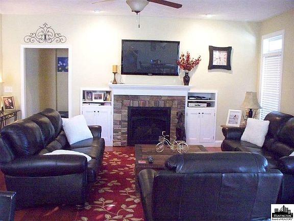 3rd image of 170 Beaumont Ln