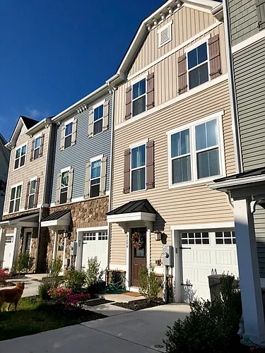 8204 Secluded Cove Ln — Photo 6